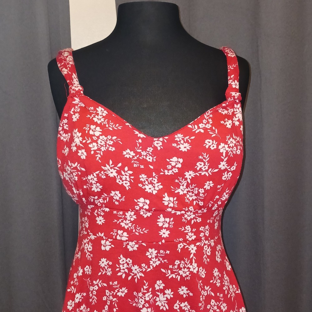 Red Floral Print Smocked Bodice Midi Tank Dress Asymmetrical Hankercheif Hem L - Picture 2 of 9